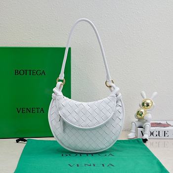 Bottega Veneta Gemelli Shoulder Bag White Size 24.5 x 19 x 7 cm