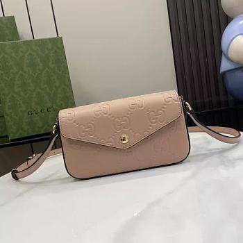 Gucci GG Super Mini Shoulder Bag in Rose Beige Leather Size 21 x 13.5 x 3 cm