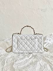 Chanel Flap Handle Bag Mini White Size 20 x 6.5 x 12 cm - 6