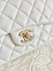 Chanel Flap Handle Bag Mini White Size 20 x 6.5 x 12 cm - 4