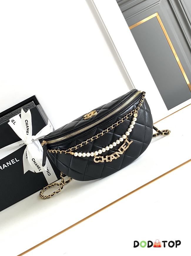 Chanel Pearl Chain Waist Bag Black Size 17 x 24 x 11 cm - 1