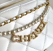 Chanel Pearl Chain Waist Bag White Size 17 x 24 x 11 cm - 3