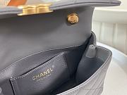 Chanel Pearl Handle Bag Gray Size 19.5 x 12.5 x 6 cm - 2