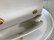 Chanel Pearl Handle Bag White Size 19.5 x 12.5 x 6 cm - 5