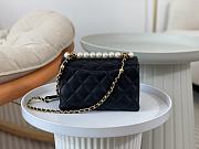 Chanel Pearl Handle Bag Black Size 19.5 x 12.5 x 6 cm - 3