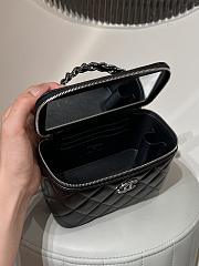 Chanel Classic Cosmetic Bag Black Size 9.5 x 17 x 8 cm - 6