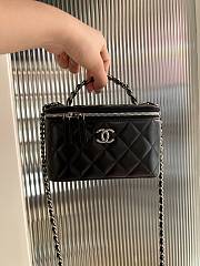 Chanel Classic Cosmetic Bag Black Size 9.5 x 17 x 8 cm - 2