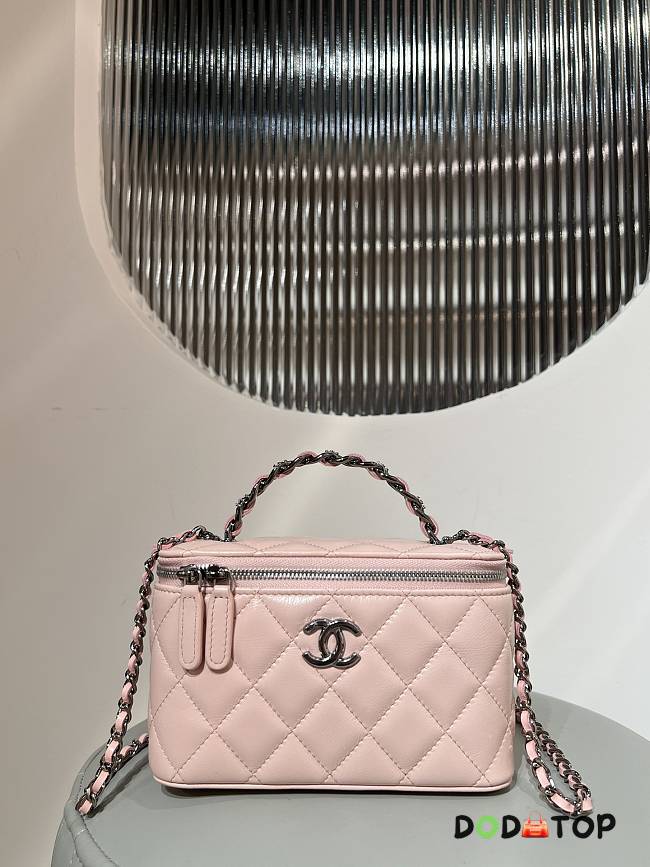 Chanel Classic Cosmetic Bag Pink Size 9.5 x 17 x 8 cm - 1