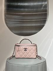 Chanel Classic Cosmetic Bag Pink Size 9.5 x 17 x 8 cm - 5