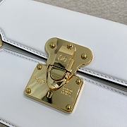 Louis Vuitton Orsay Tofu Bag White Size 21.5 × 15.8 × 5 cm - 4