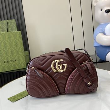 Gucci GG Marmont Small Shoulder Bag Burgundy Size 24.5 x 15 x 9 cm