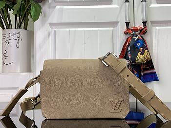 Louis Vuitton Fastline Wearable M82085 Brown Bag Size 17.3 x 12 x 7 cm