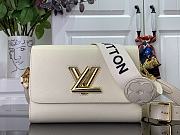 Louis Vuitton LV Twist Medium Handbag M24765 White Size 23 x 17 x 9.5 cm - 1