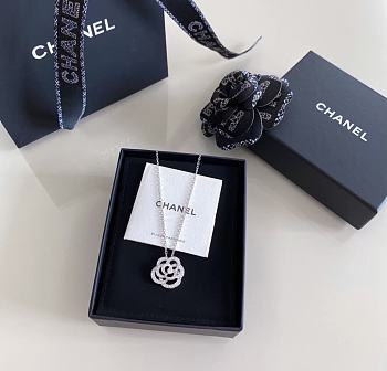 Chanel Necklace 25