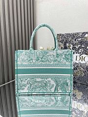 Dior Book Tote Green Tiger Medium Size 36 × 27 × 16 cm - 5