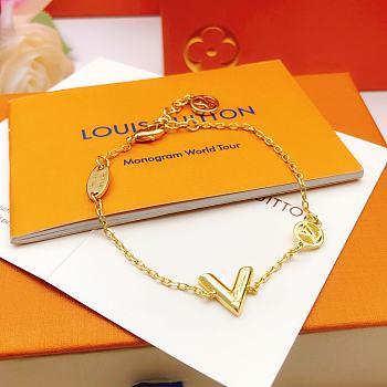 Louis Vuitton LV Essential V Gold Bracelet