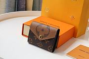 Louis Vuitton Portefeuille Zoe Wallet Size 9.5 x 7.5 x 3 cm - 1