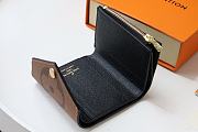 Louis Vuitton Portefeuille Zoe Wallet Size 9.5 x 7.5 x 3 cm - 4