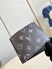 Louis Vuitton LV Slender Wallet Size 11 x 8.5 x 2 cm - 3