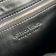 Bottega Veneta Swing Black Size 25 x 19 x 6 cm - 2