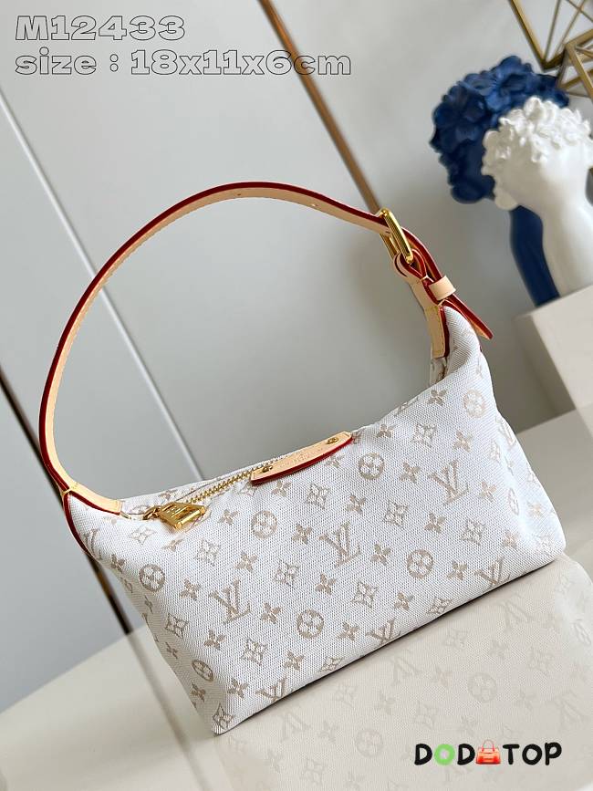 Louis Vuitton Hills Pochette Bag M12433 Size 18.5 x 11 x 6.5 cm - 1