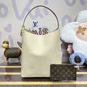 Louis Vuitton Low Key Hobo Handbag M24856 White Size 31 x 35 x 18 cm - 1