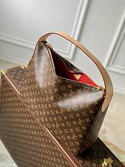 Louis Vuitton M12098 Medium Slouchy Bag Size 40 x 31 x 11 cm - 3