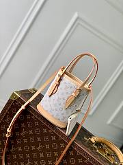 Louis Vuitton M12317 Nano Bucket Bag Size 13 × 17 × 9 cm - 1