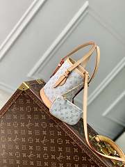 Louis Vuitton M12317 Nano Bucket Bag Size 13 × 17 × 9 cm - 4