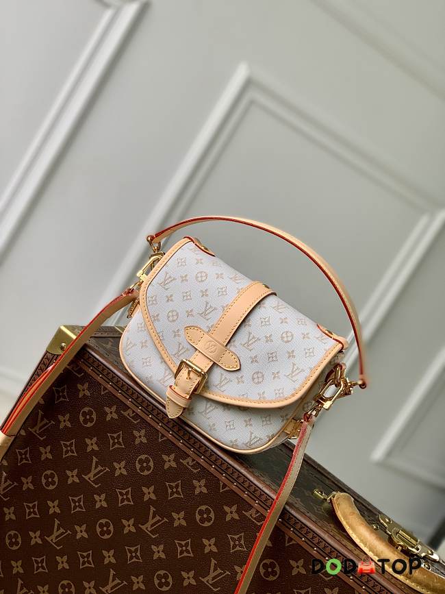 Louis Vuitton M12327 Saumur BB Bag Size 20 × 16 × 7.5 cm - 1