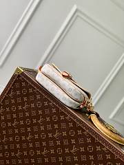 Louis Vuitton M12327 Saumur BB Bag Size 20 × 16 × 7.5 cm - 2