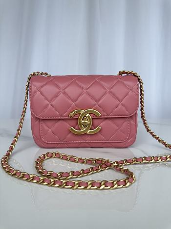 Chanel Mini Flap Bag Pink AS5026 Size 20 x 8 x 11 cm