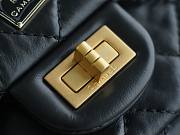 Chanel Reissue Paris Charms 18P Size 16 x 24 x 7.5 cm - 3