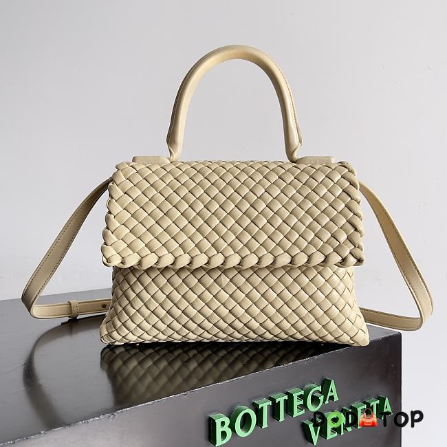 Bottega Veneta Patti Shoulder Bag Beige Size 19 x 26 x 11 cm - 1