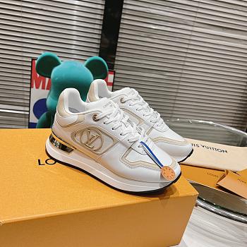 Women's Neo Run Away Sneaker 