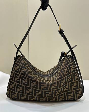 Fendi Single Shoulder Crossbody Bag 33 x 5 x 20 cm