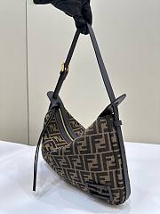 Fendi Single Shoulder Crossbody Bag 33 x 5 x 20 cm - 2