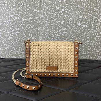 Valentino Garavani Rockstud Small Raffia Size 18.5 x 12 x 4 cm