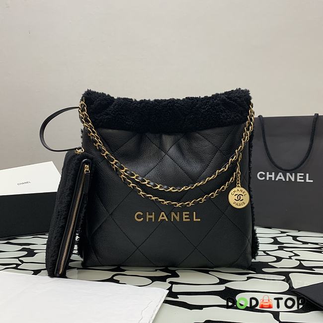 Chanel 22 Black Shearling Small Gold Size 35 x 37 x 7 cm - 1