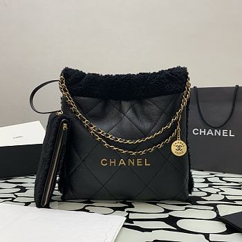 Chanel 22 Black Shearling Small Gold Size 35 x 37 x 7 cm