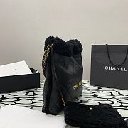 Chanel 22 Black Shearling Small Gold Size 35 x 37 x 7 cm - 6