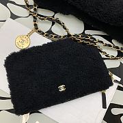 Chanel 22 Black Shearling Small Gold Size 35 x 37 x 7 cm - 4