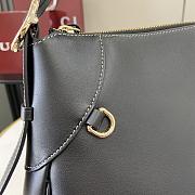 Gucci GG Emblem Medium Tote Bag Black Size 37 x 23 x 8 cm - 2