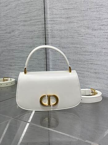 Dior Small 30 Montaigne White Size 19 x 8 x 9 cm