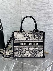 Dior Autumn And Winter Tiger Small Dior Book Tote Size 26 x 12 x 21 cm - 1