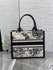 Dior Autumn And Winter Tiger Small Dior Book Tote Size 26 x 12 x 21 cm - 6