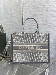 Dior Medium Dior Book Tote Gray Size 36 x 16 x 27 cm - 1