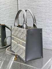 Dior Small Dior Book Tote Gray Size 26 x 12 x 21 cm - 6