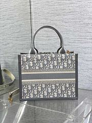 Dior Small Dior Book Tote Gray Size 26 x 12 x 21 cm - 4