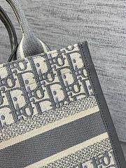 Dior Small Dior Book Tote Gray Size 26 x 12 x 21 cm - 2